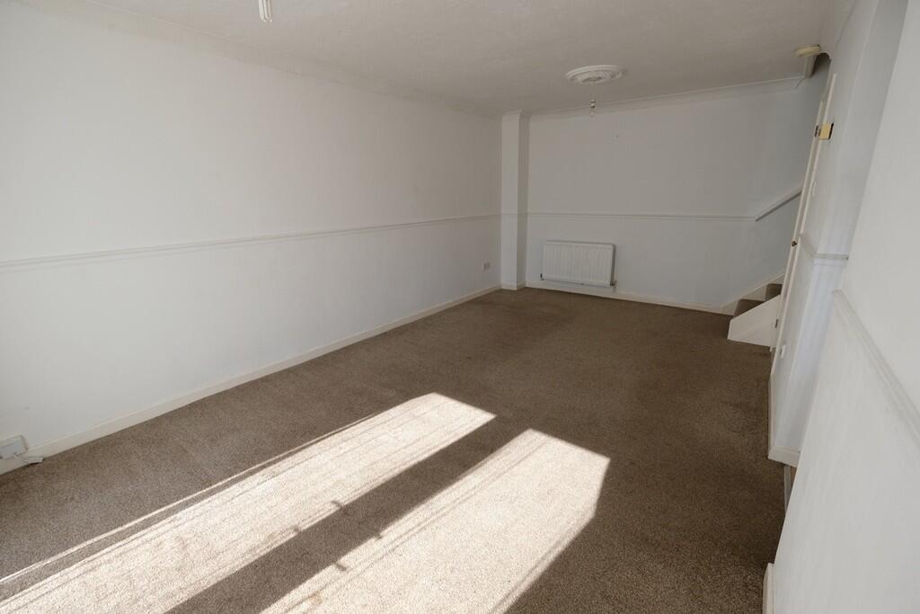 SITTING/DINING ROOM