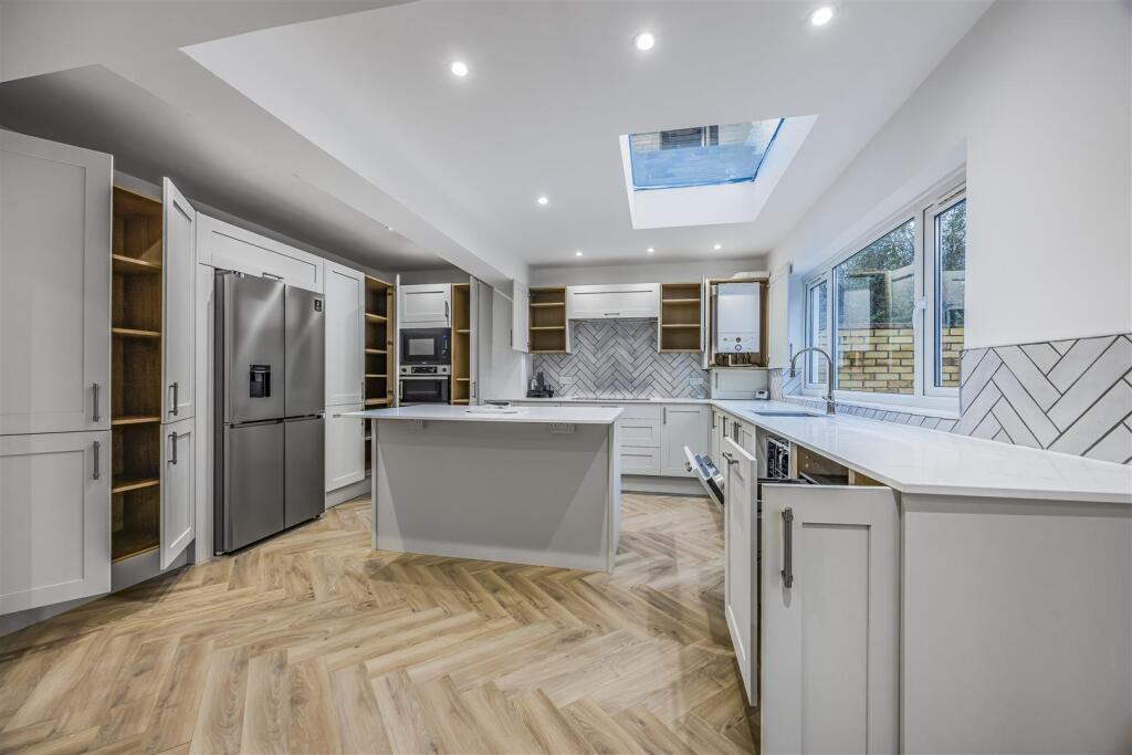 176 Hazelton Way, Horndean-PorticoMarketing-SoldBy