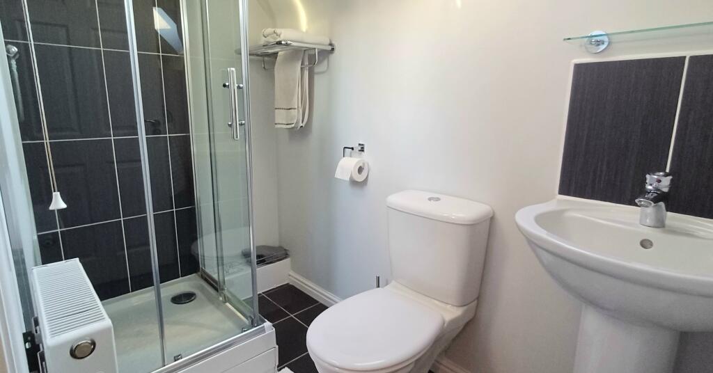 Master En-Suite Shower Room
