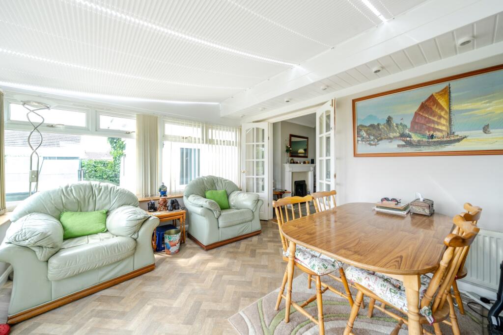 1305050-6-6840759b75a2d