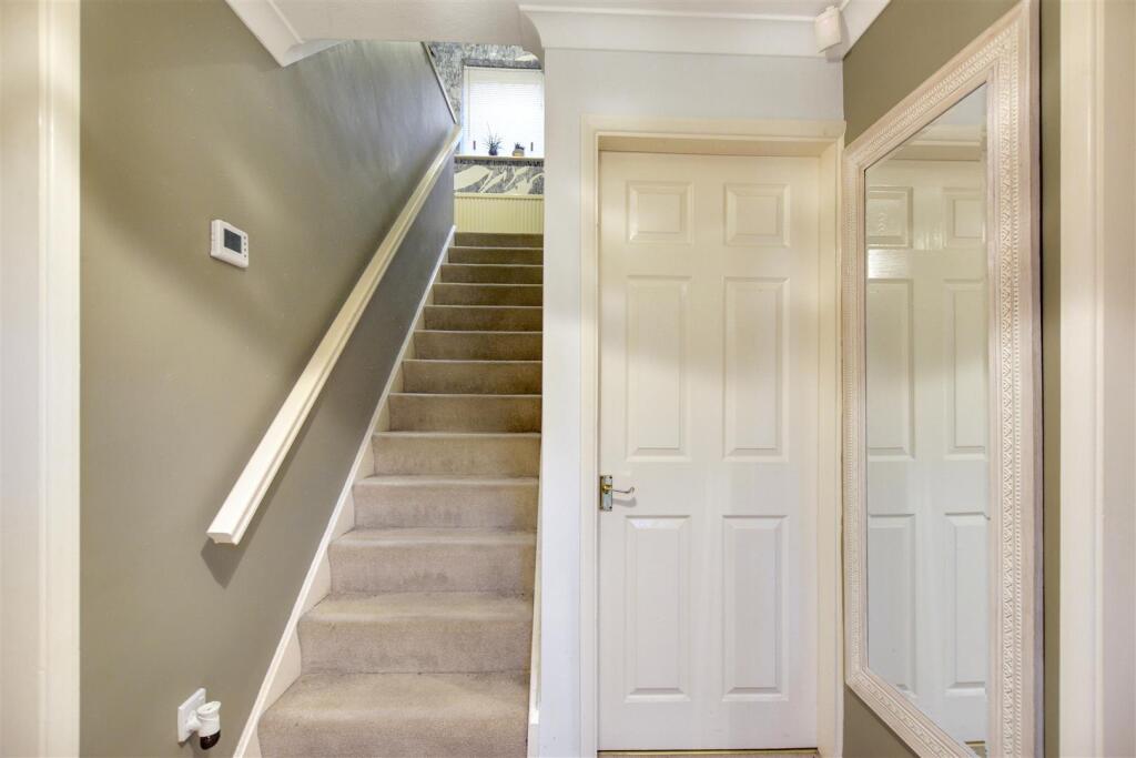 Entrance Hall_1.jpeg