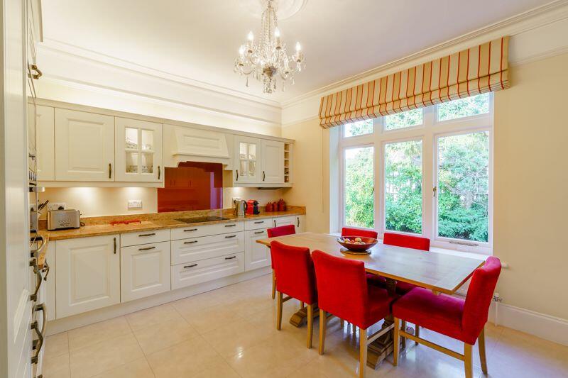 Kitchen/Breakfast Room