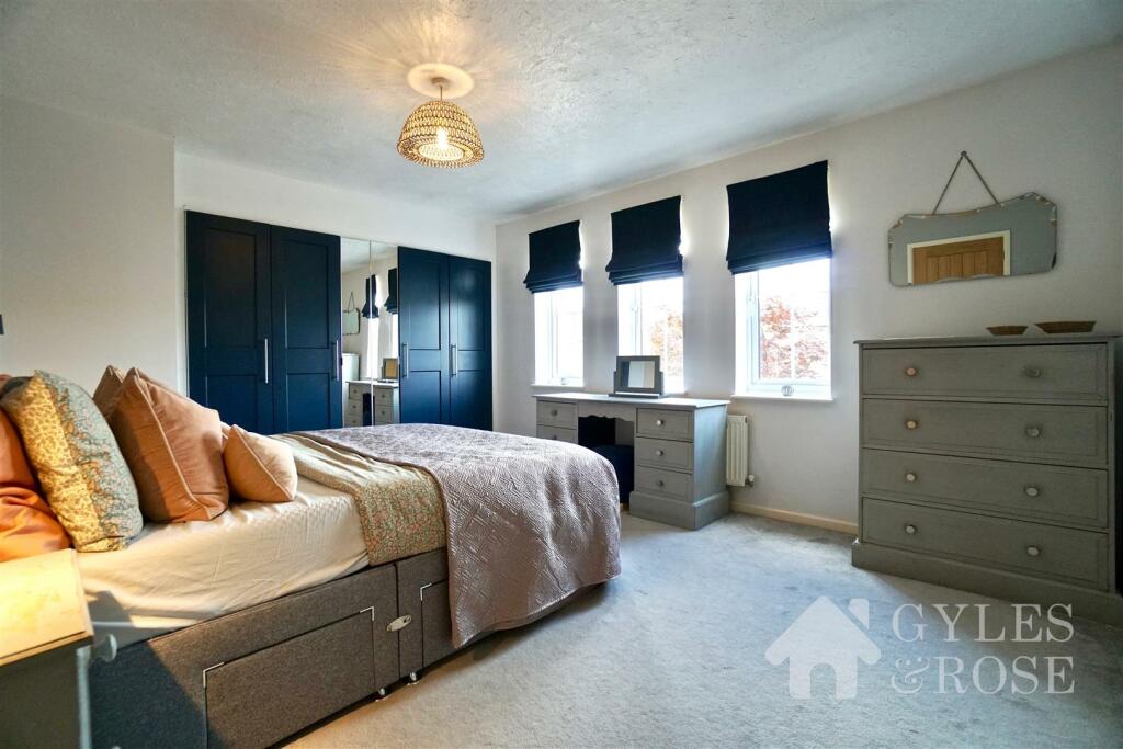 Principal bedroom