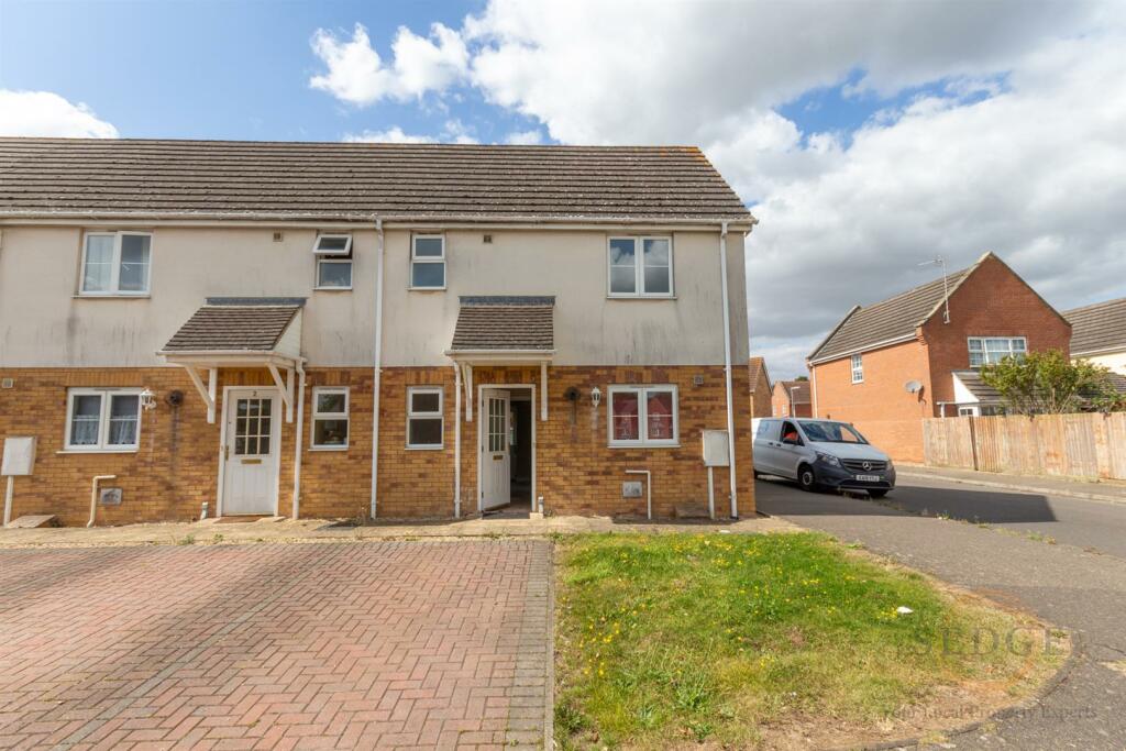 1 swan close-02.jpg