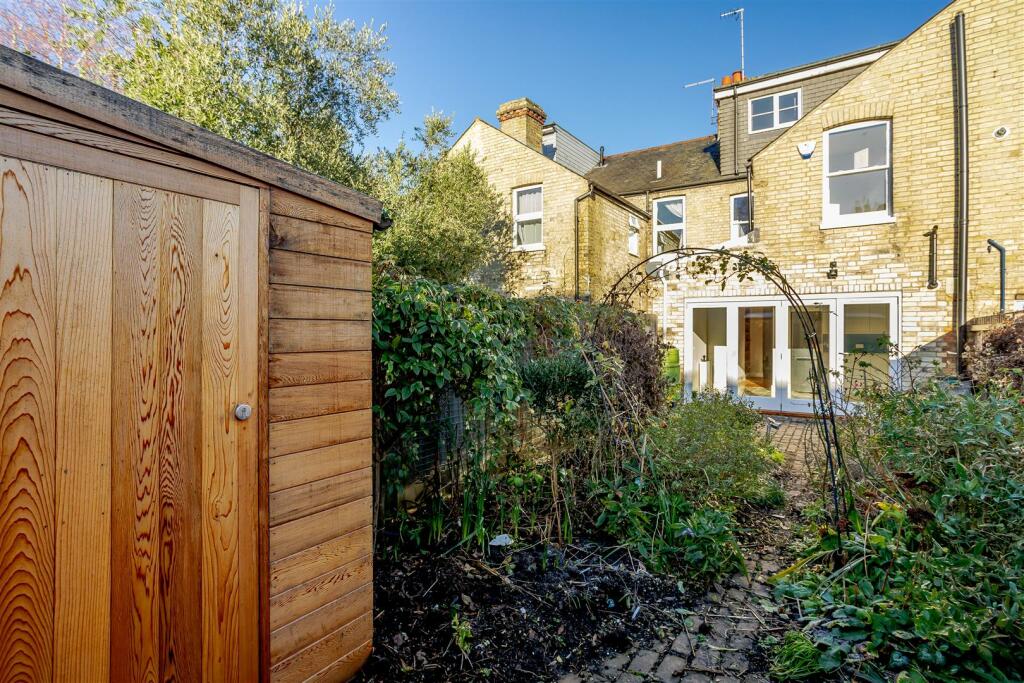 Exterior garden 3 MR42.jpg