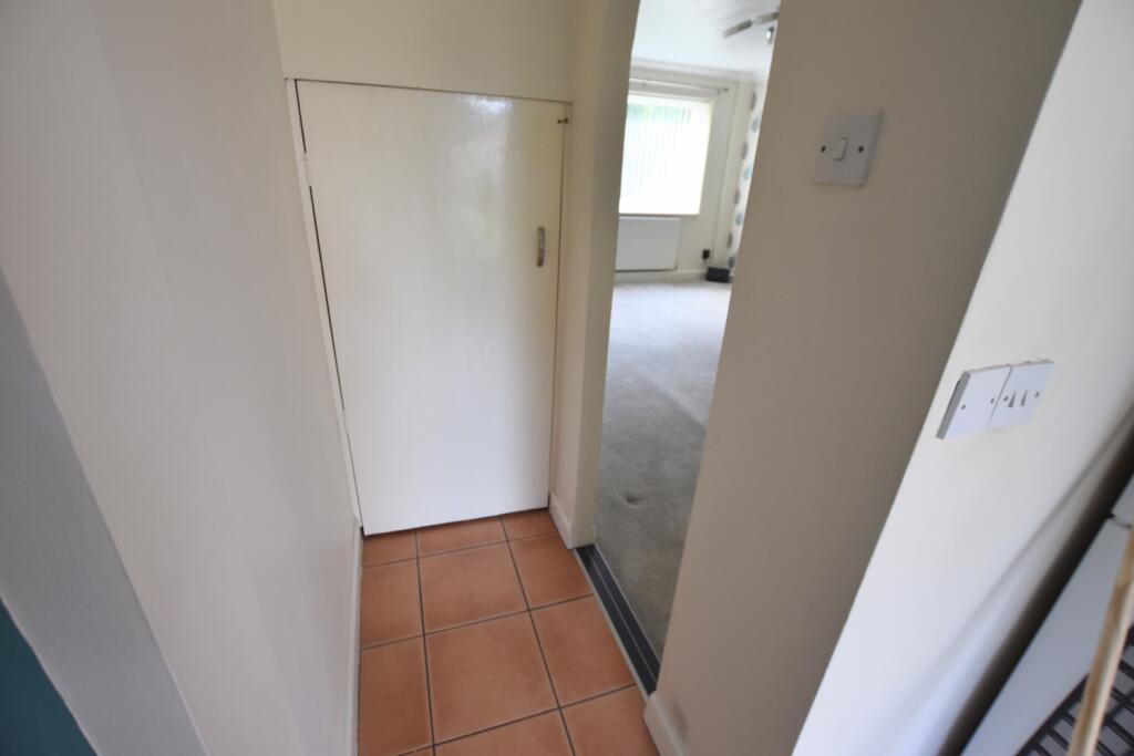 39 Carroll Close cupboard
