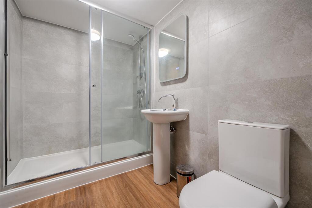 Shower room.jpg