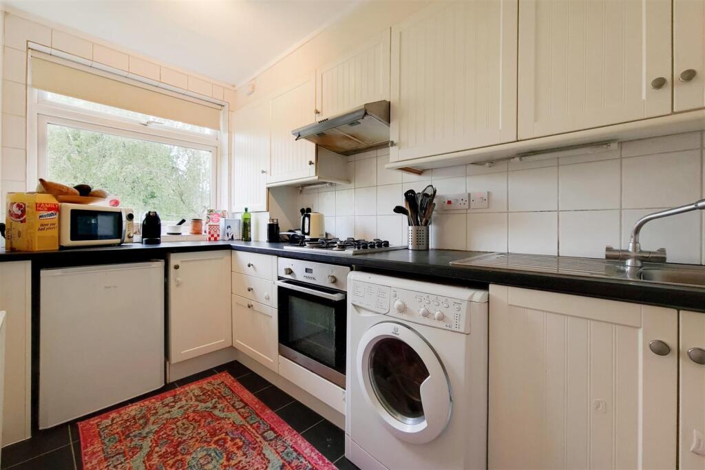 3_Kitchen-1.jpg