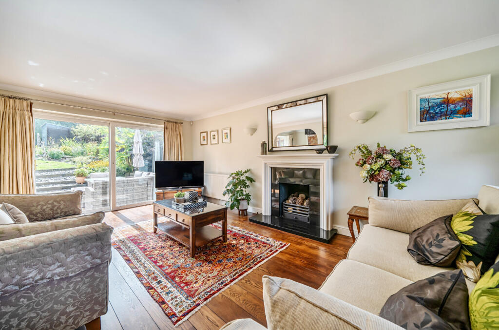 1348549-26-68b981...