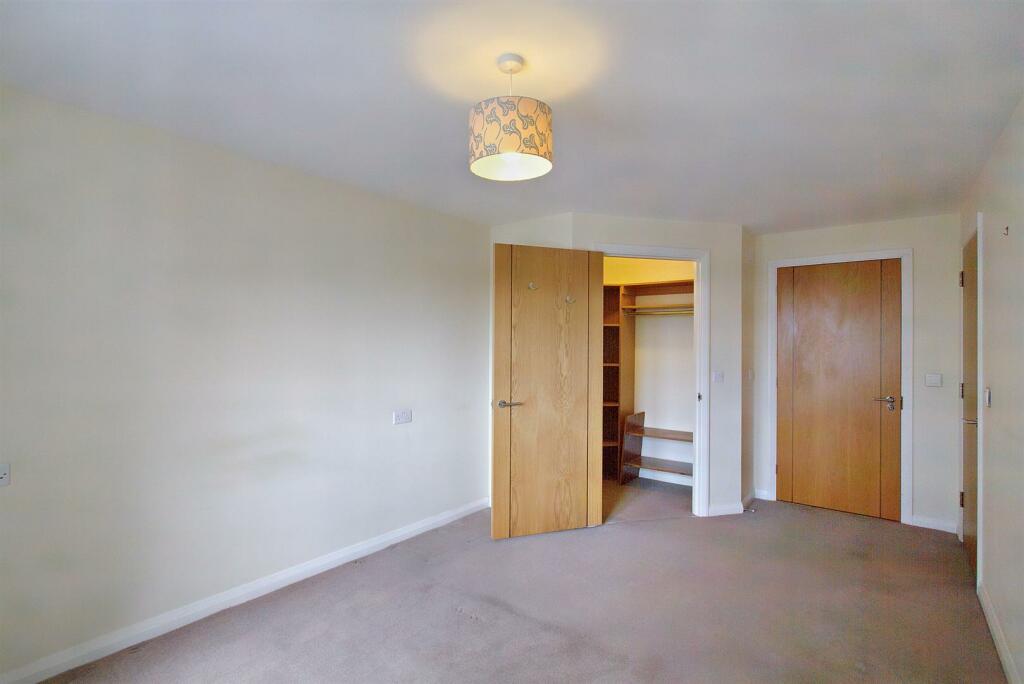 8561013-interior23-800.JPG