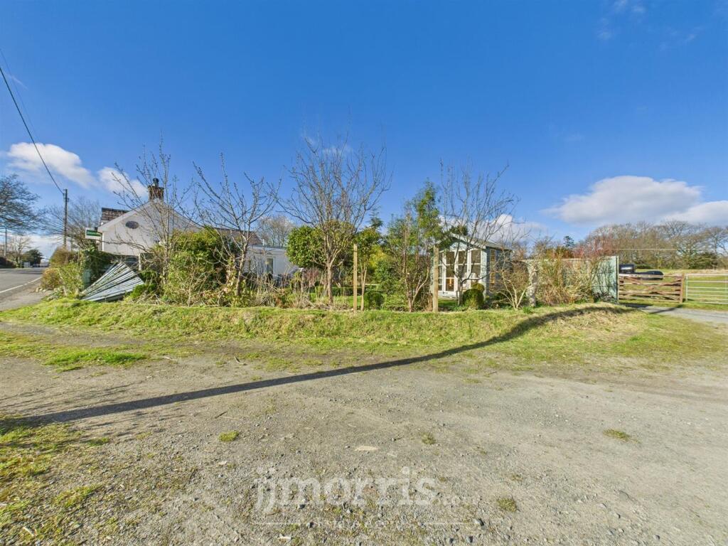 CAM03686G0-PR0273-STILL008.jpg