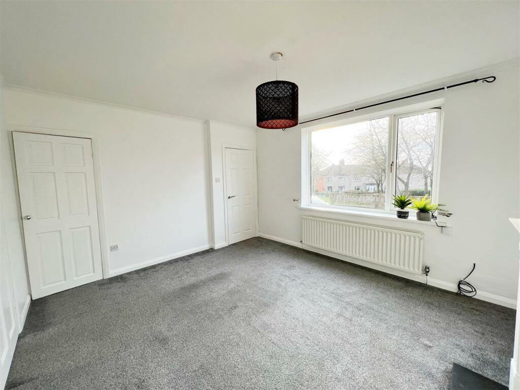 Lounge 2.jpg