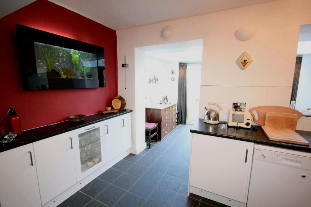 Kitchen 3