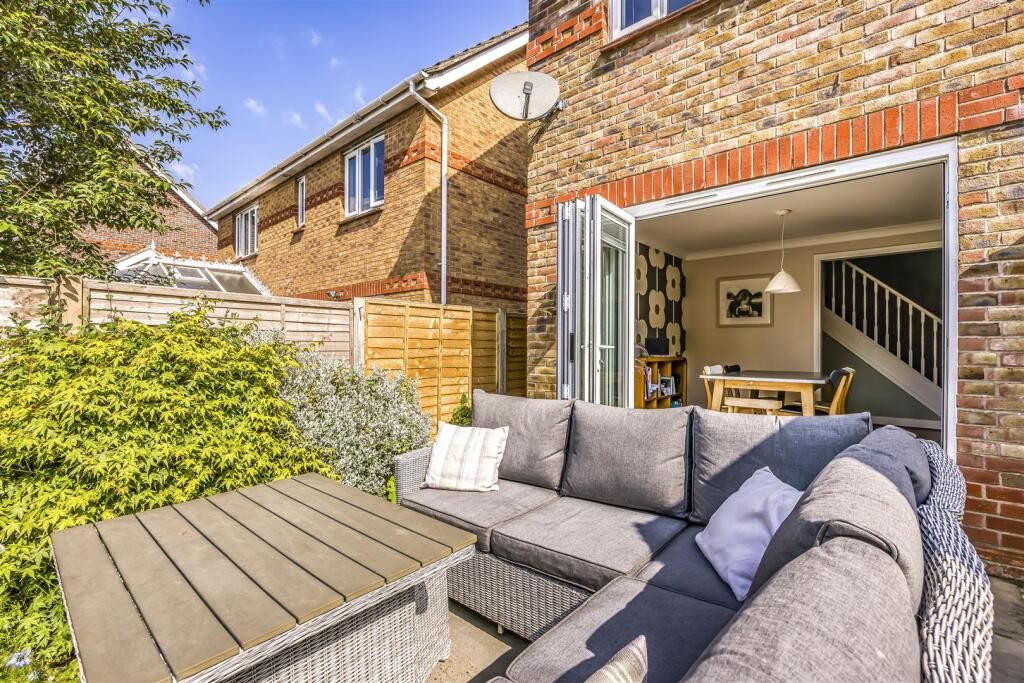 22 Fraser Gardens, Southbourne-PorticoMarketing-Ne