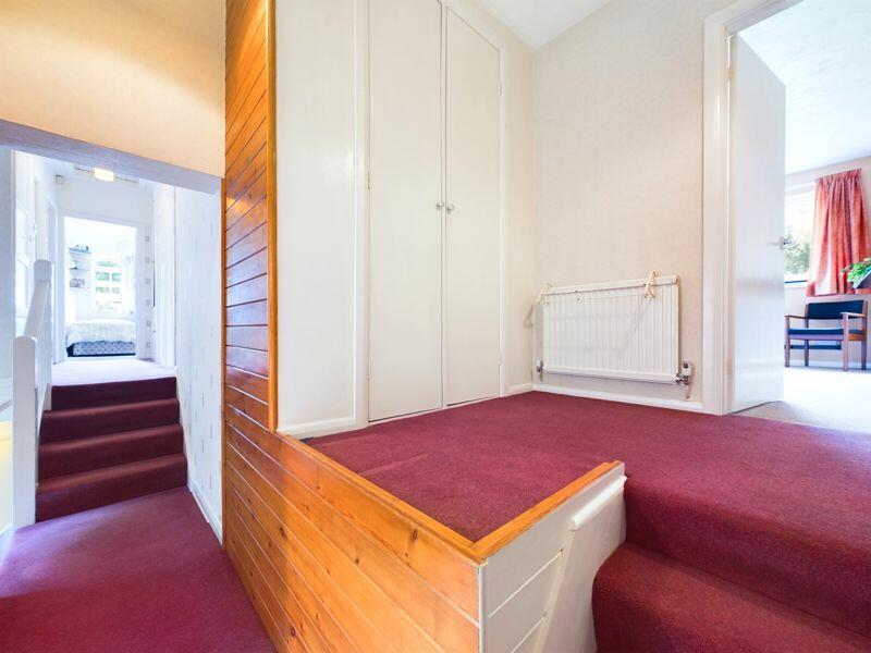 FIRST FLOOR LANDING