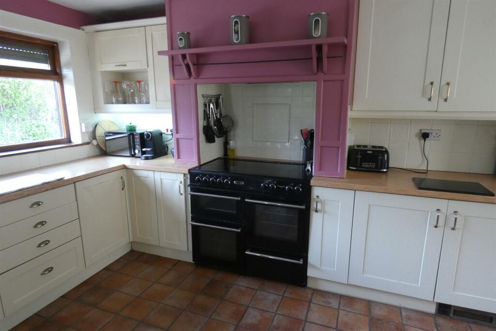 DINING  KITCHEN