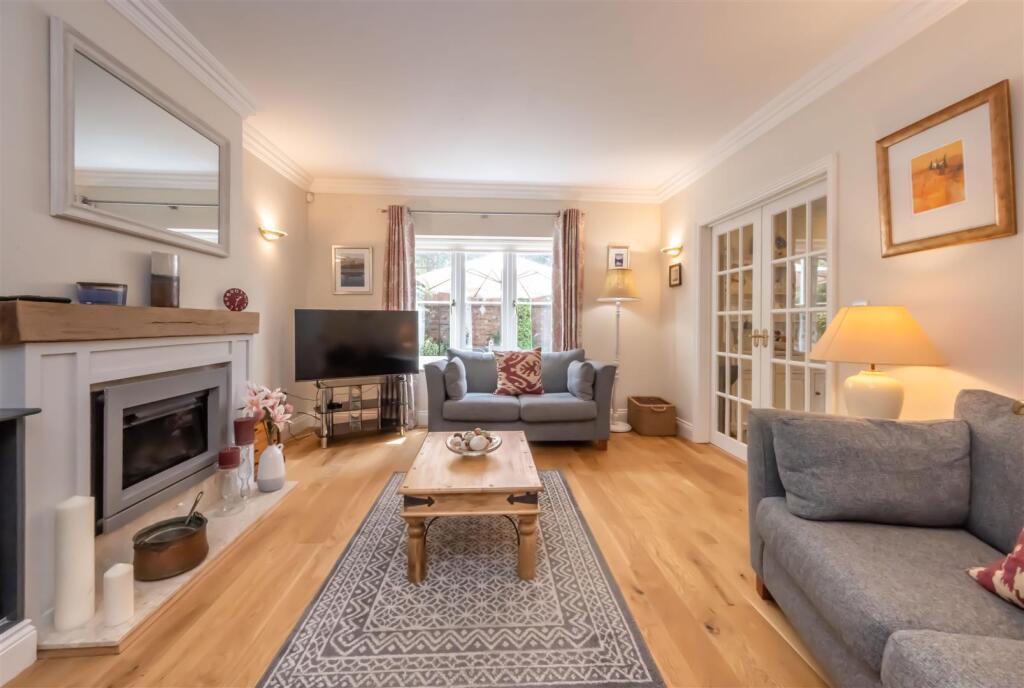 Living room view 2.JPG