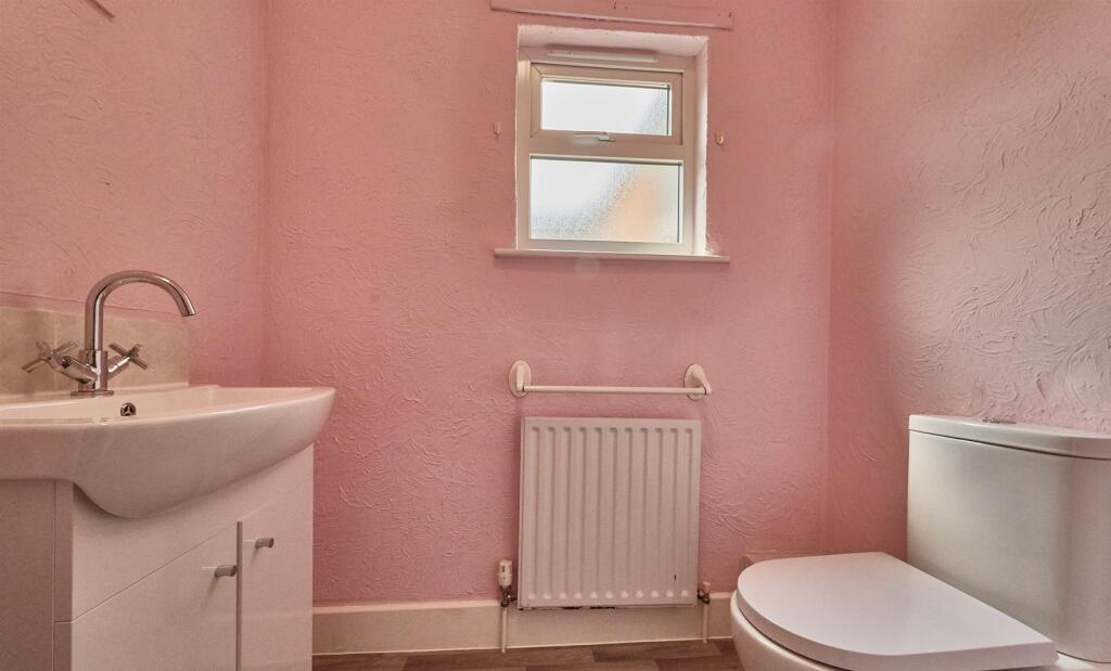 Side Separate WC
