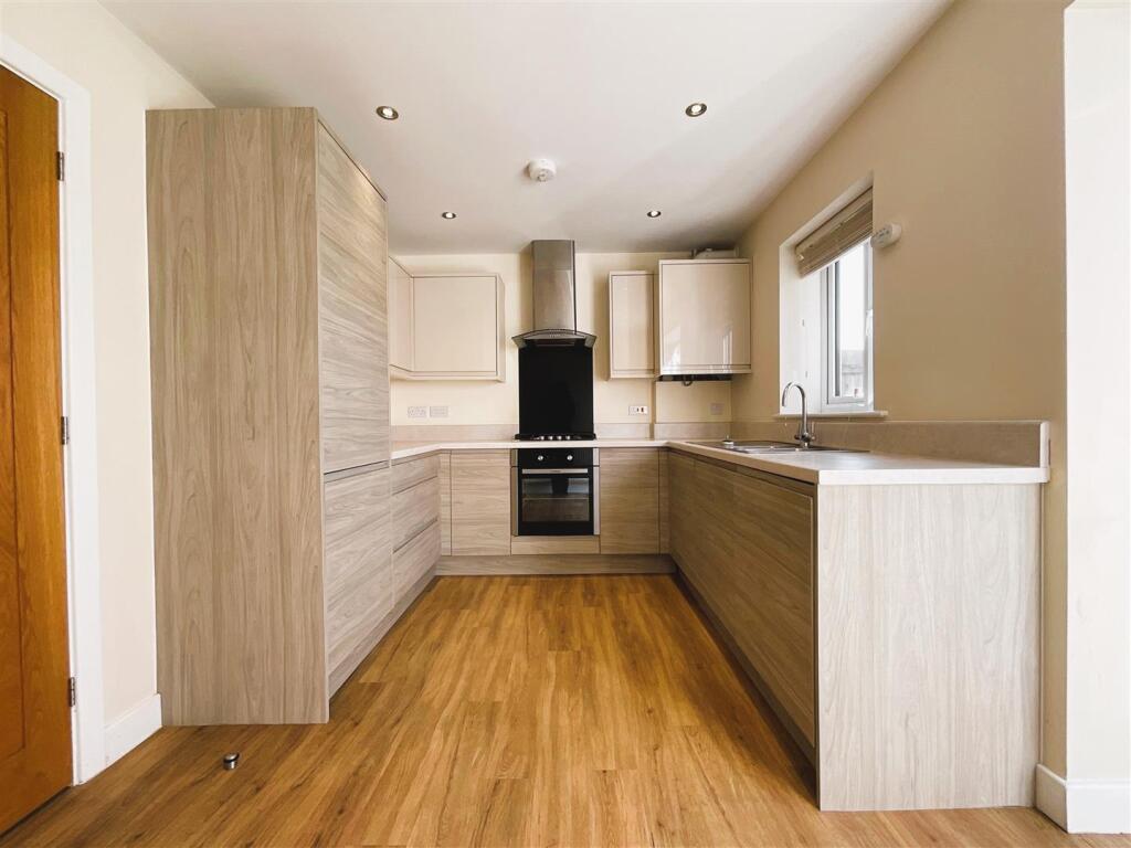 kitchen1.jpg
