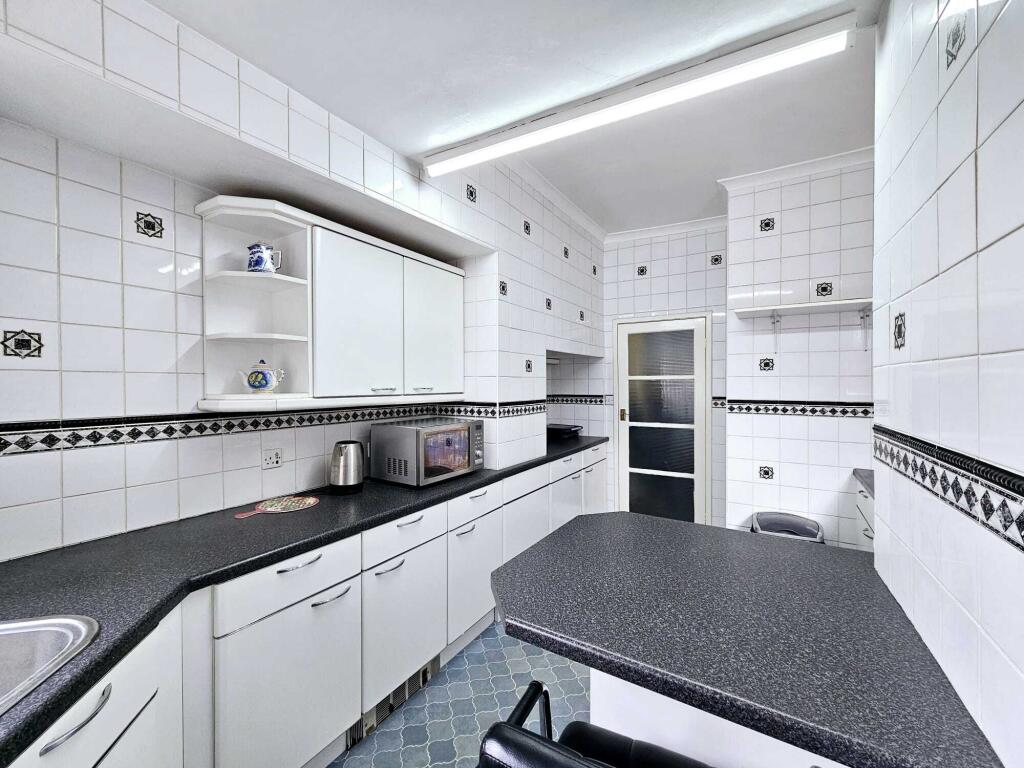 daf76d34-e39e-4670-8817-08832580d5b5