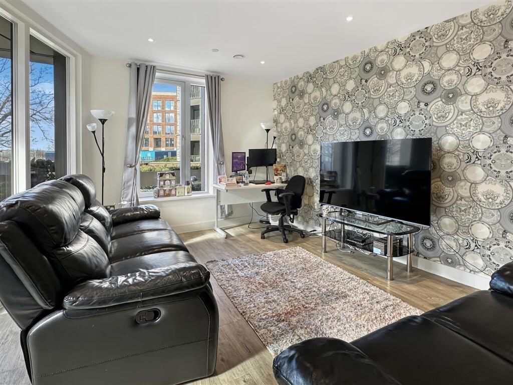 Living / dining room (2)