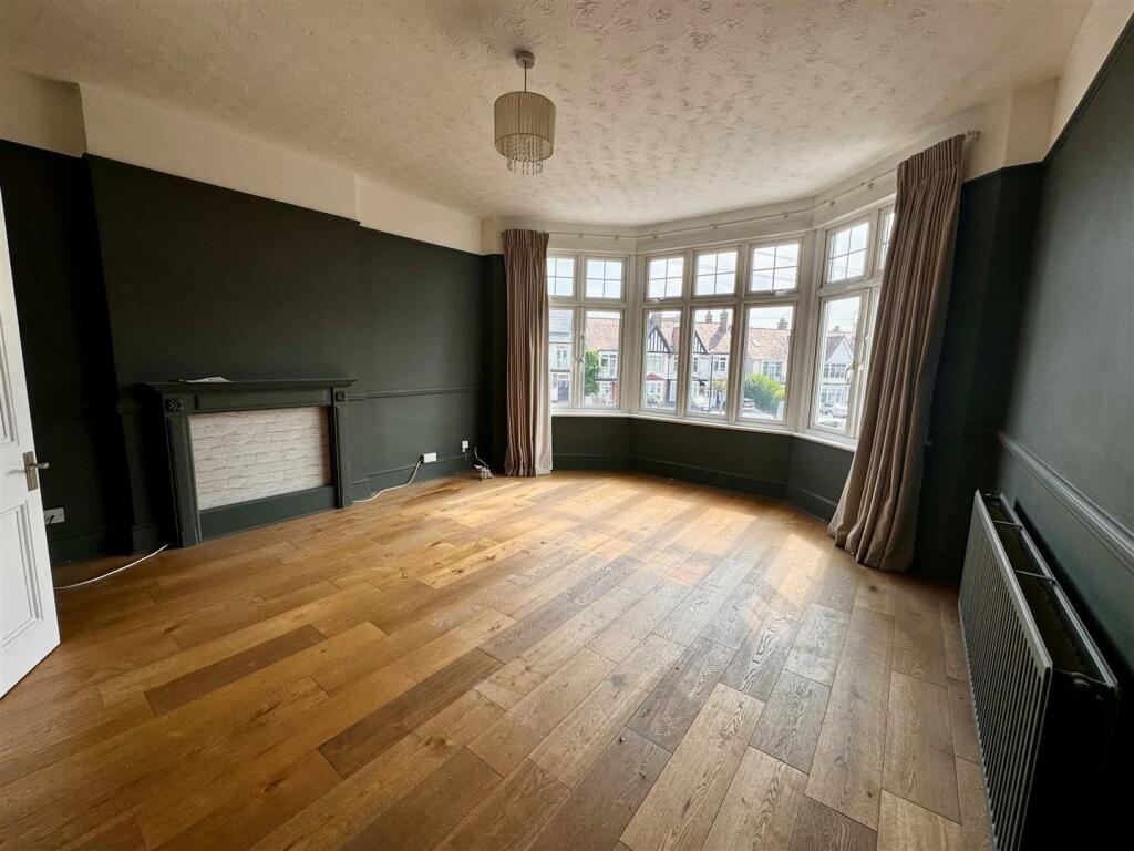 Living Room.jpg