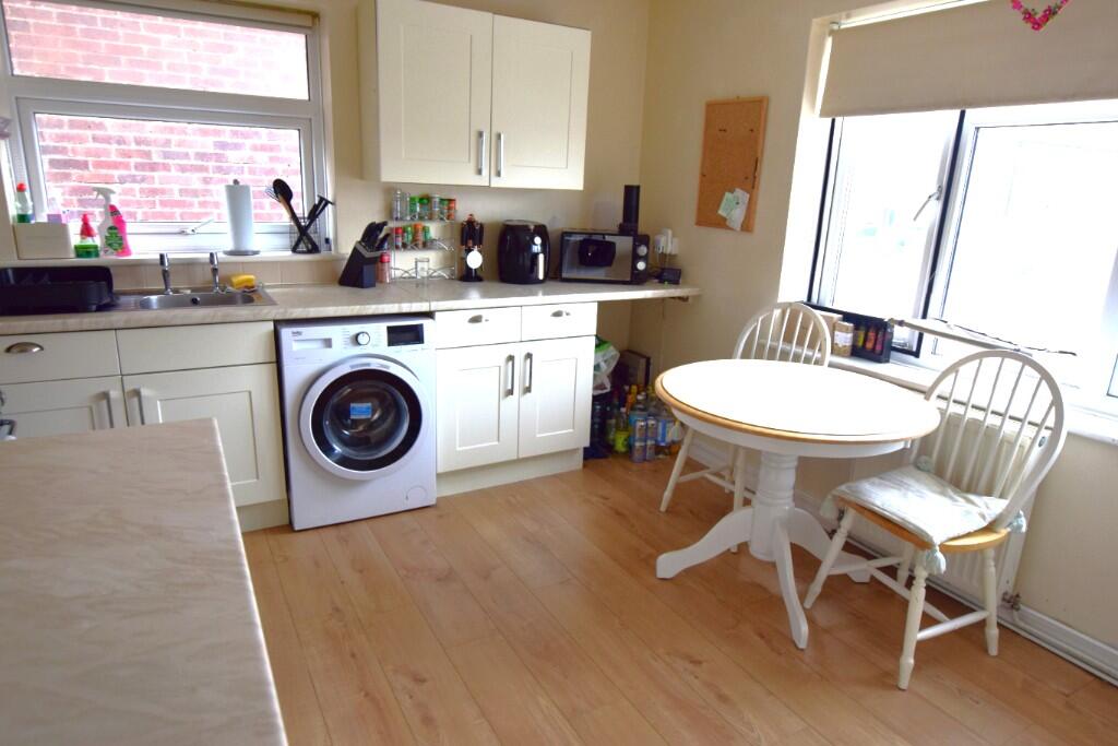 Kitchen/Breakfast Rm