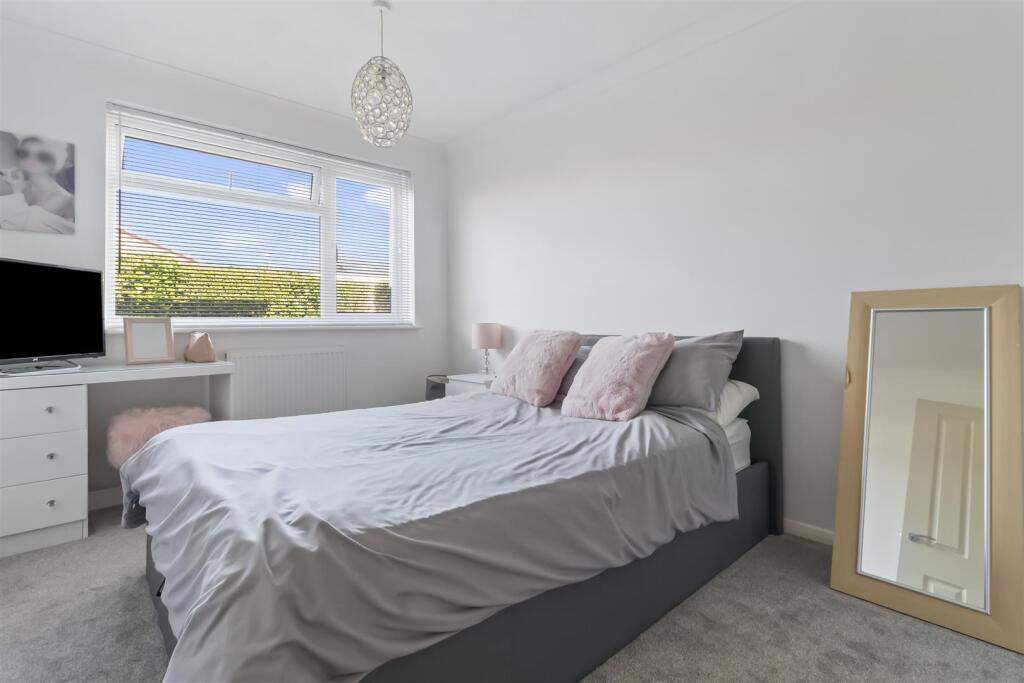 18 Vancouver Close-008.jpg