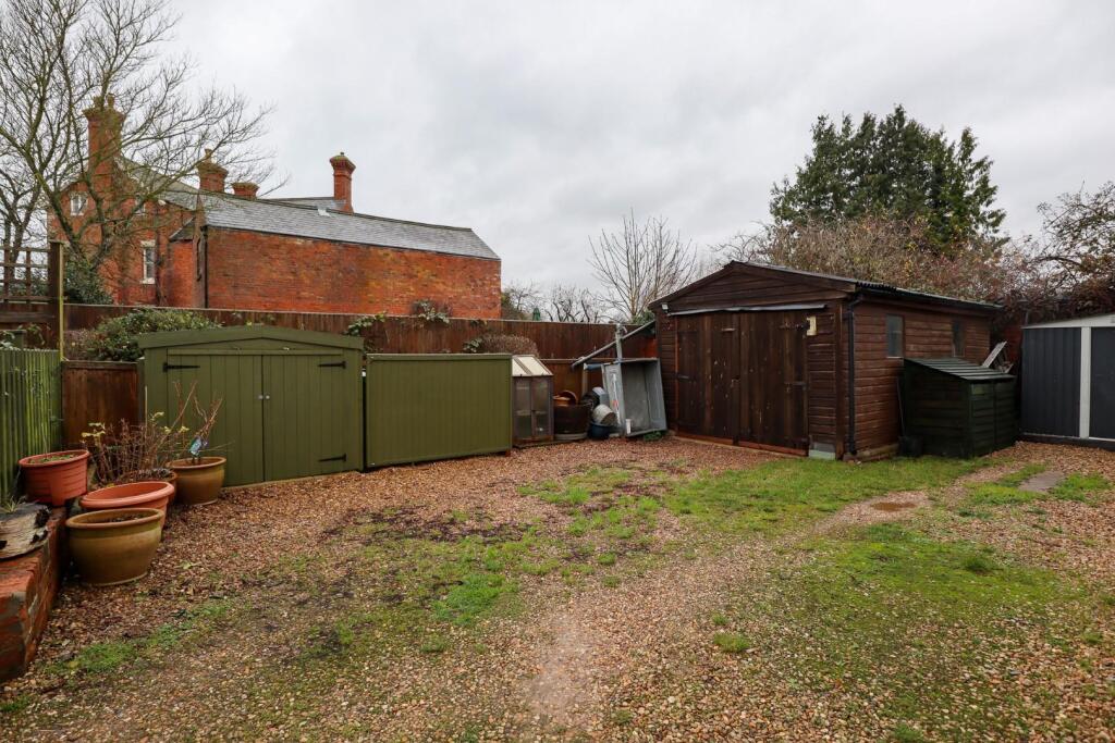 Timber garage.jpg