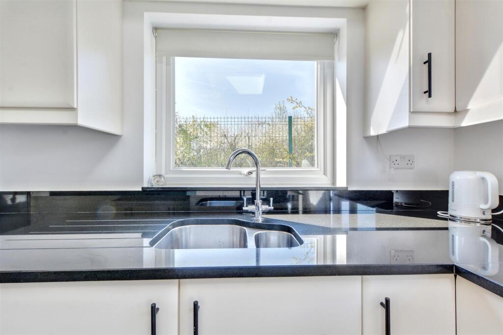 Kitchen_4.jpeg