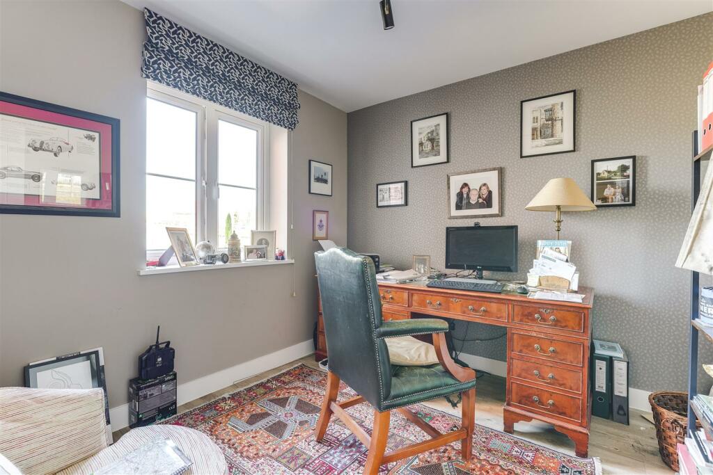 Joyce Frankland Close-16.jpg