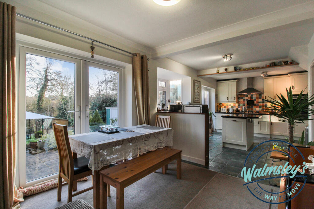 Kitchen dining &amp; family room