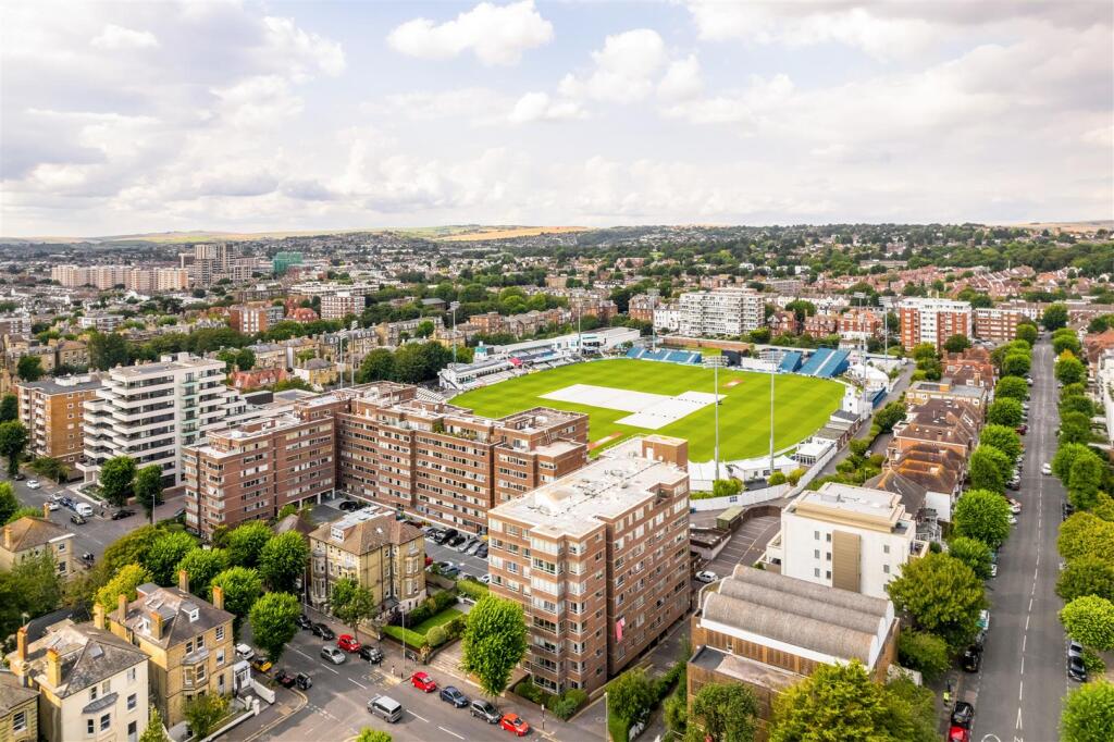 Flat 11 Sussex Court-27.jpg