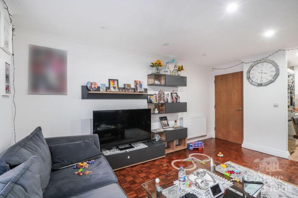 Flat 13, Geary Court - gAkdo881xpjtyUbCxYkw - Copy.jpg