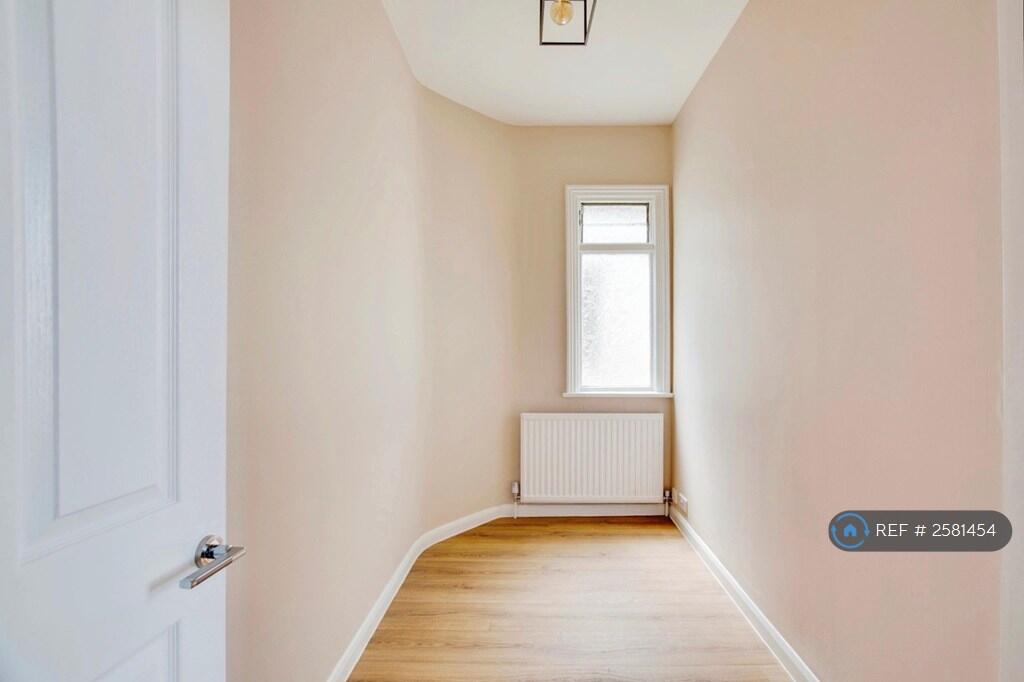 Study/Walk In Storage/Wardrobe Space 