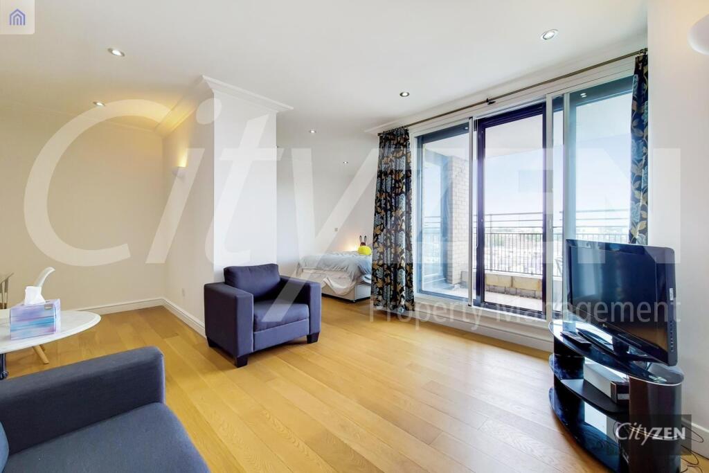 STUDIO SUITE LIVING AREA