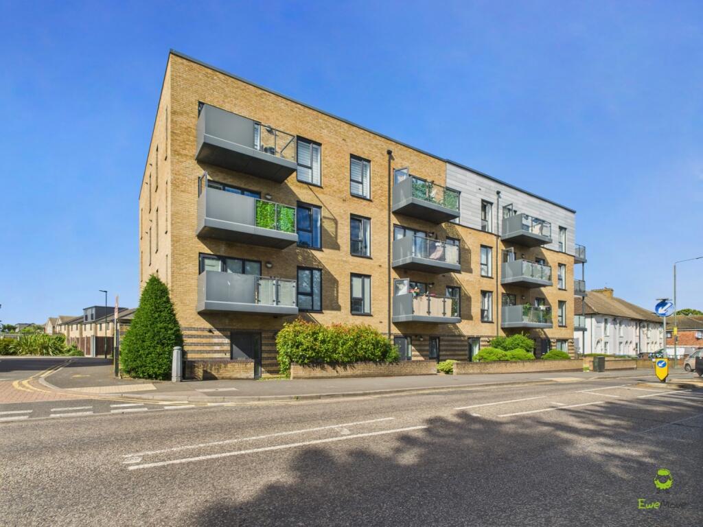 Presented by Nicoleta at EweMove Bexleyheath and D