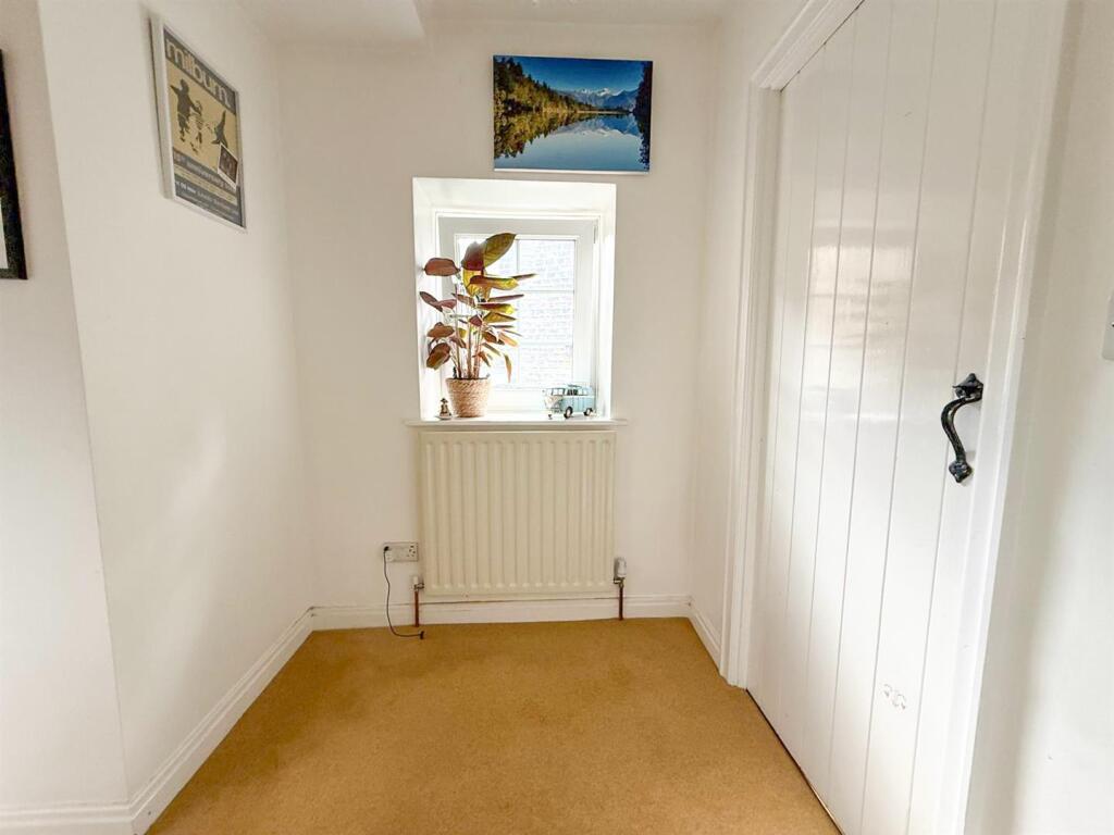 2 bed cottage, Silsden