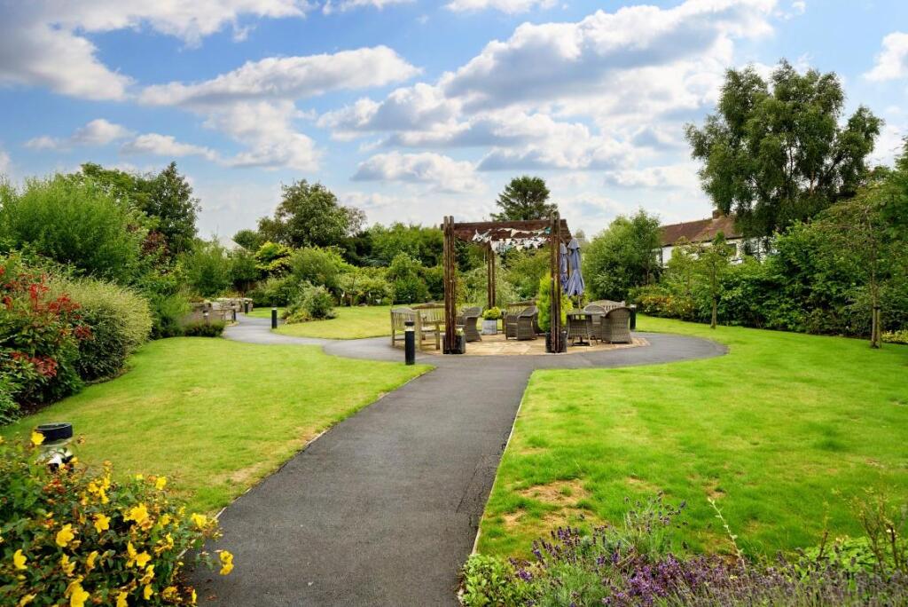 8563642-exterior04 (Medium).JPG