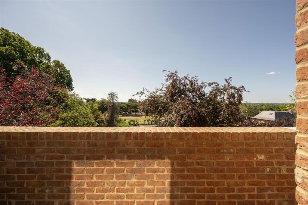 3, Holland Court,6.jpg