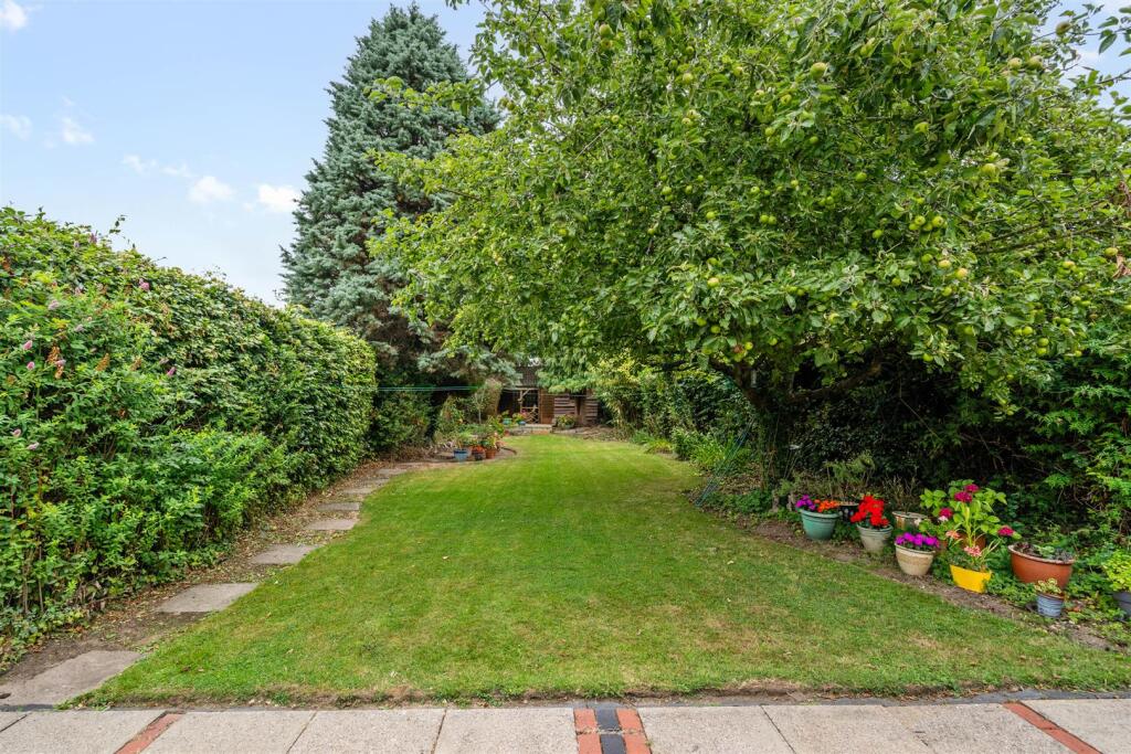 16 Longdon Road_33.jpg