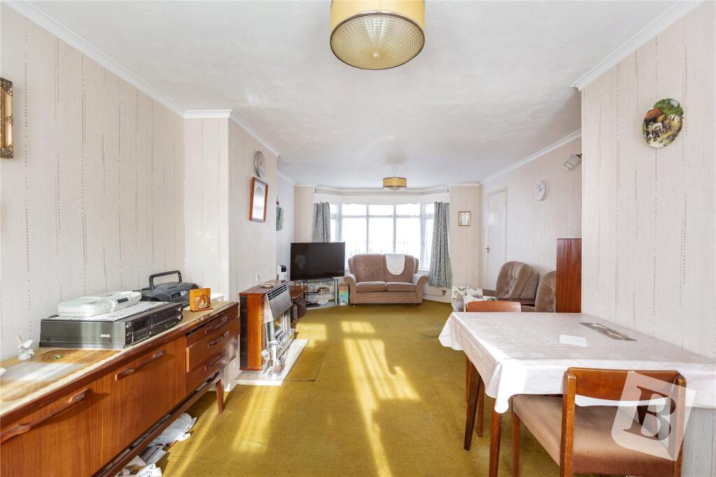 Living/Dining Area