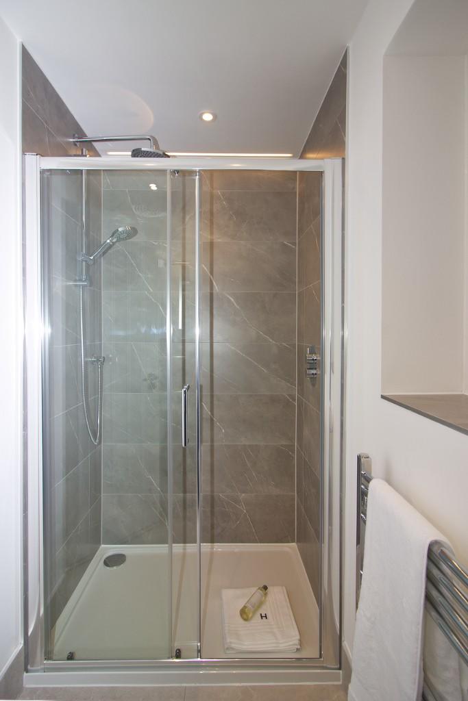 En-suite Shower