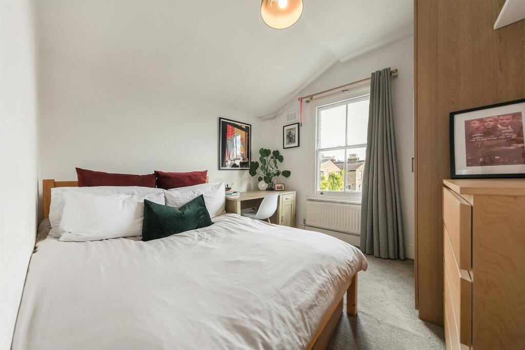 Bedroom (4).jpg