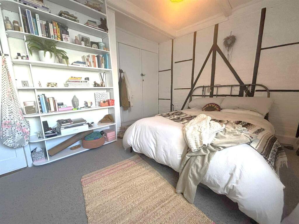BEDROOM 2.jpg