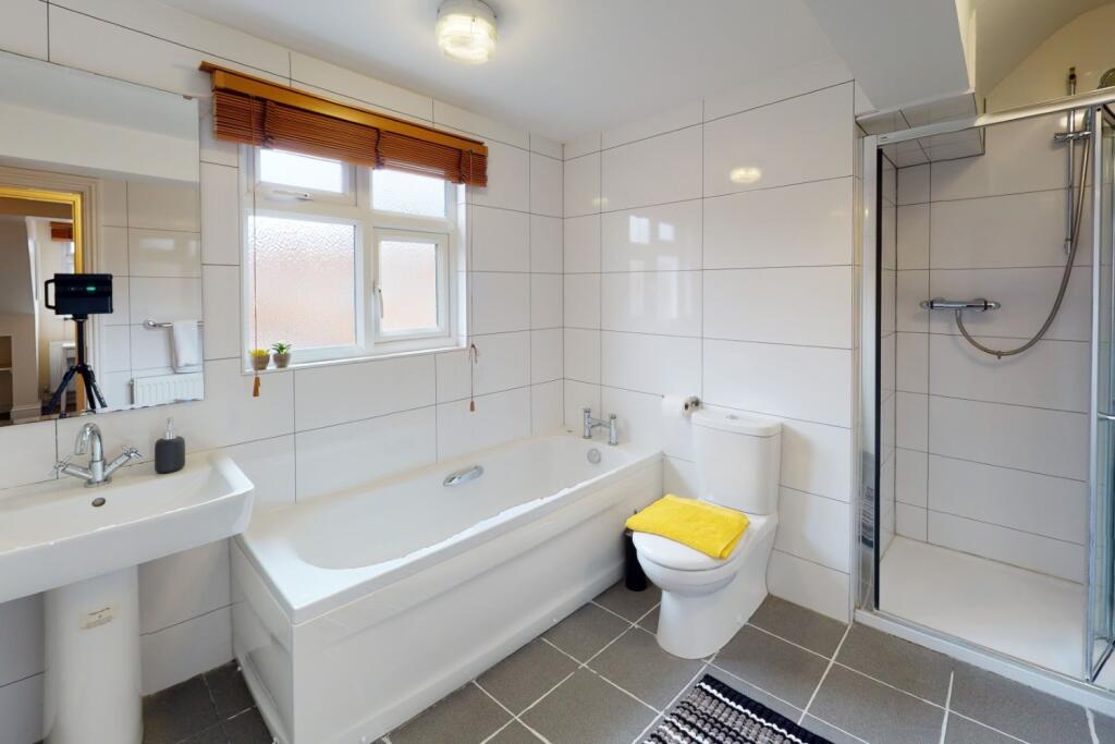 Howard-Road-Bathroom