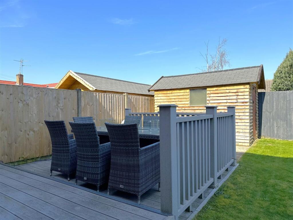 Decked Seating Area 397