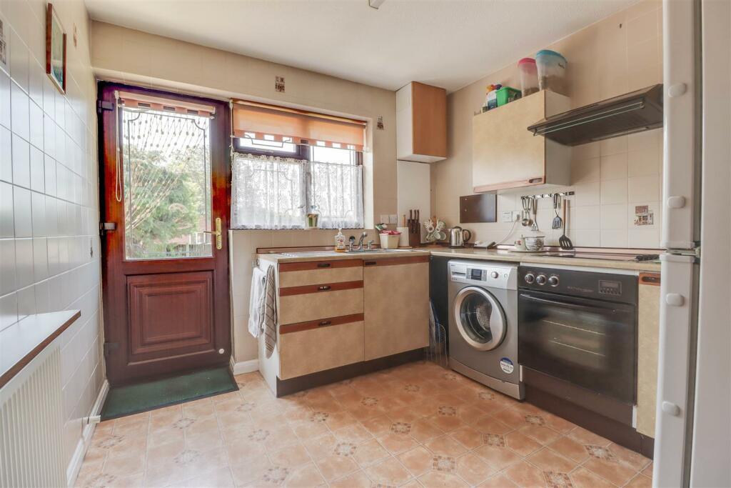 1 BANNISTER GREEN INSIDE-4.jpg