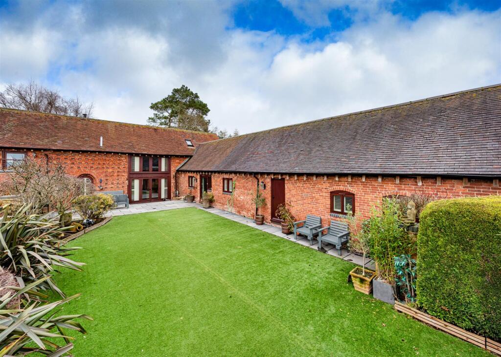 Clee View Barn-garden3.jpg