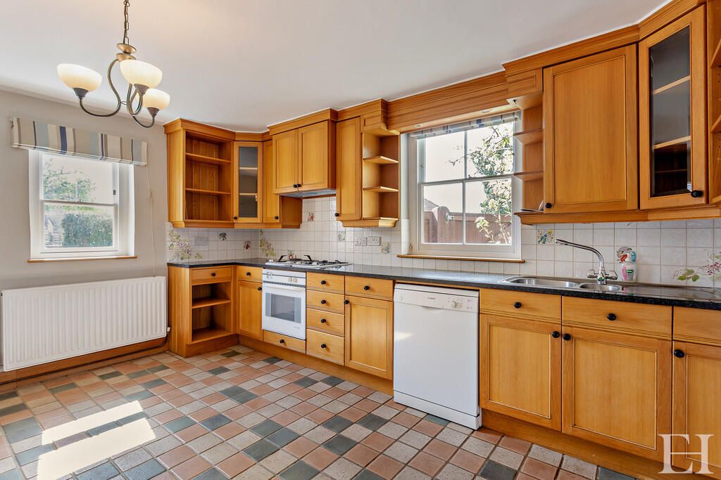 8642632-interiorW...